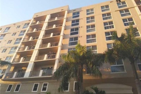 Copropriété à vendre à Miami, Floride: 1 chambre, 75.62 m2 № 2004384 - photo 2