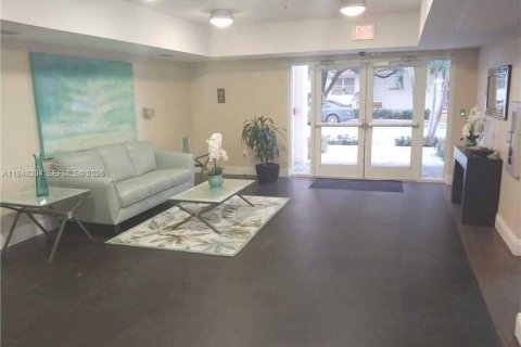 Copropriété à vendre à Miami, Floride: 1 chambre, 75.62 m2 № 2004384 - photo 5