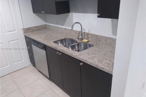 Copropriété à vendre à Miami, Floride: 1 chambre, 75.62 m2 № 2004384 - photo 11