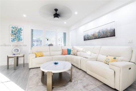 Купить виллу или дом в Катлер-Бей, Флорида 3 спальни, 155.15м2, № 2043733 - фото 7