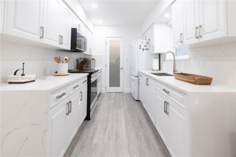 Купить виллу или дом в Катлер-Бей, Флорида 3 спальни, 155.15м2, № 2043733 - фото 5