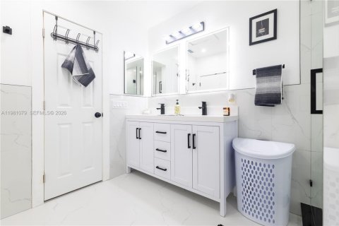 Купить виллу или дом в Катлер-Бей, Флорида 3 спальни, 155.15м2, № 2043733 - фото 14