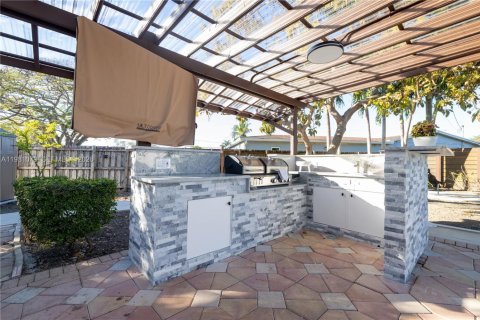 Купить виллу или дом в Катлер-Бей, Флорида 3 спальни, 155.15м2, № 2043733 - фото 27