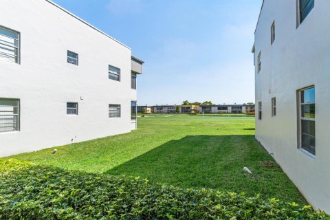 Condo in Delray Beach, Florida, 2 bedrooms  № 1056924 - photo 1