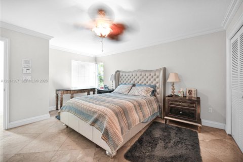 Купить виллу или дом в Майами, Флорида 5 спален, 357.02м2, № 2077894 - фото 16