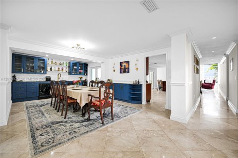 Купить виллу или дом в Майами, Флорида 5 спален, 357.02м2, № 2077894 - фото 13