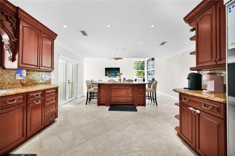 Купить виллу или дом в Майами, Флорида 5 спален, 357.02м2, № 2077894 - фото 9