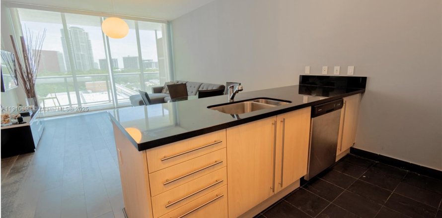 Condo à Miami, Floride, 1 chambre  № 2015884