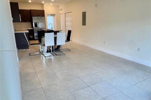 Condo in Doral, Florida, 3 bedrooms  № 1943443 - photo 16