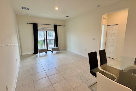 Condo in Doral, Florida, 3 bedrooms  № 1943443 - photo 3