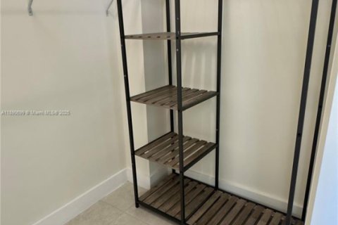 Condo in Doral, Florida, 3 bedrooms  № 1943443 - photo 22