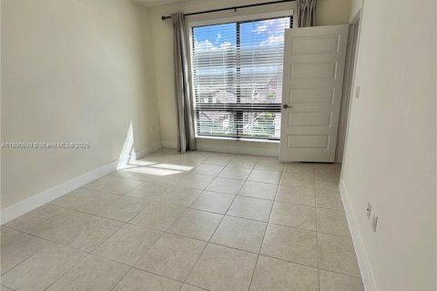 Condominio en alquiler en Doral, Florida, 3 dormitorios, 104.42 m2 № 1943443 - foto 25