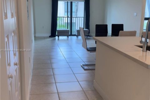 Condominio en alquiler en Doral, Florida, 3 dormitorios, 104.42 m2 № 1943443 - foto 24