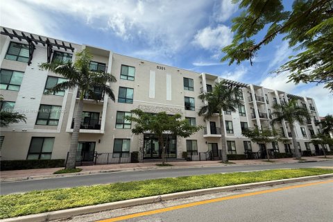 Condo in Doral, Florida, 3 bedrooms  № 1943443 - photo 11