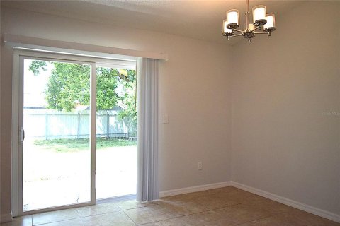 Casa en venta en Brandon, Florida, 3 dormitorios, 95.04 m2 № 1908999 - foto 12