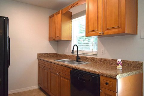 Casa en venta en Brandon, Florida, 3 dormitorios, 95.04 m2 № 1908999 - foto 18
