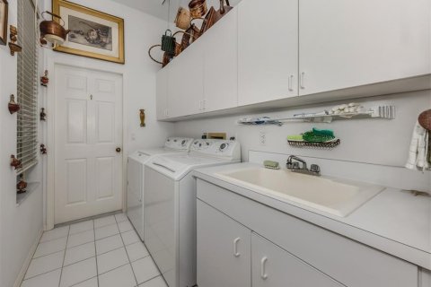 House in Venice, Florida 2 bedrooms, 167.04 sq.m. № 1662104 - photo 20