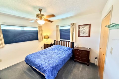House in Tavares, Florida 3 bedrooms, 202.16 sq.m. № 2151186 - photo 25