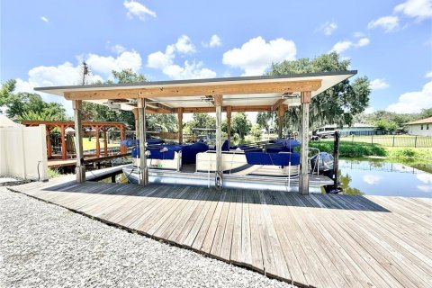 House in Tavares, Florida 3 bedrooms, 202.16 sq.m. № 2151186 - photo 6