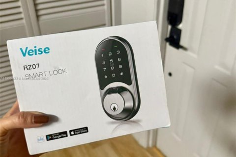 Touwnhouse à vendre à Hialeah, Floride: 3 chambres, 146.97 m2 № 1954323 - photo 15