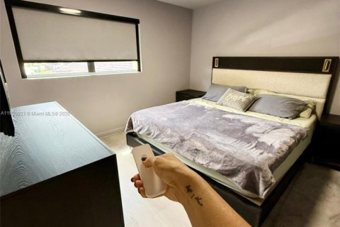 Touwnhouse à vendre à Hialeah, Floride: 3 chambres, 146.97 m2 № 1954323 - photo 25