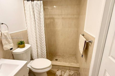 Touwnhouse à vendre à Hialeah, Floride: 3 chambres, 146.97 m2 № 1954323 - photo 18