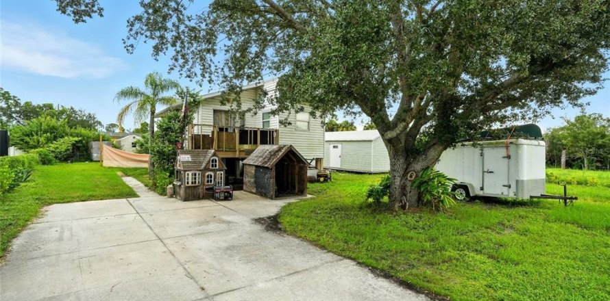 House in Lehigh Acres, Florida 2 bedrooms, 66.89 sq.m. № 1907106