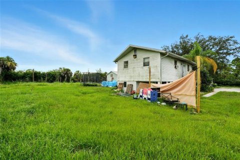 House in Lehigh Acres, Florida 2 bedrooms, 66.89 sq.m. № 1907106 - photo 28