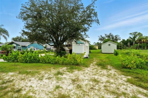 House in Lehigh Acres, Florida 2 bedrooms, 66.89 sq.m. № 1907106 - photo 4