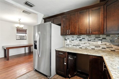 House in Lehigh Acres, Florida 2 bedrooms, 66.89 sq.m. № 1907106 - photo 21