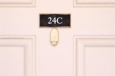 Apartamento en alquiler en Hialeah, Florida, 1 dormitorio, 74.32 m2 № 2081267 - foto 14