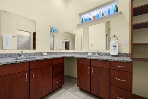 House in Gainesville, Florida 4 bedrooms, 190.08 sq.m. № 1723457 - photo 16