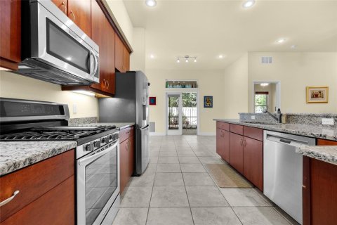 House in Gainesville, Florida 4 bedrooms, 190.08 sq.m. № 1723457 - photo 5