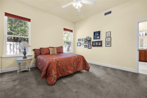 House in Gainesville, Florida 4 bedrooms, 190.08 sq.m. № 1723457 - photo 14