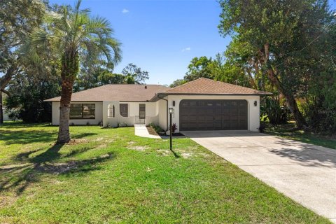 Villa ou maison à vendre à Spring Hill, Floride: 3 chambres, 179.86 m2 № 2428815 - photo 2