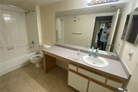 Condominio en alquiler en Pompano Beach, Florida, 2 dormitorios, 98.2 m2 № 1987801 - foto 12
