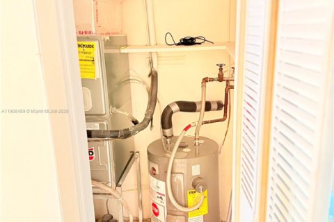 Снять в аренду кондоминиум в Норт-Бей-Виллидж, Флорида 1 спальня, 64.57м2, № 1964319 - фото 13