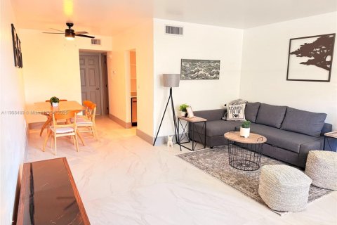 Снять в аренду кондоминиум в Норт-Бей-Виллидж, Флорида 1 спальня, 64.57м2, № 1964319 - фото 4