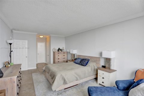 Condominio en venta en Sunny Isles Beach, Florida, 2 dormitorios, 113.34 m2 № 1940416 - foto 19