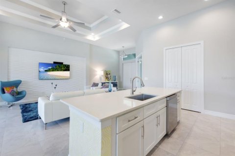 House in Cape Coral, Florida 4 bedrooms, 185.62 sq.m. № 1791394 - photo 11