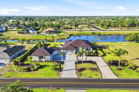 Villa ou maison à Rotonda, Floride 3 chambres, 235.04 m2 № 2099813