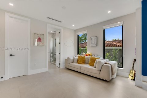 Casa en venta en Surfside, Florida, 5 dormitorios, 290.23 m2 № 2007608 - foto 28