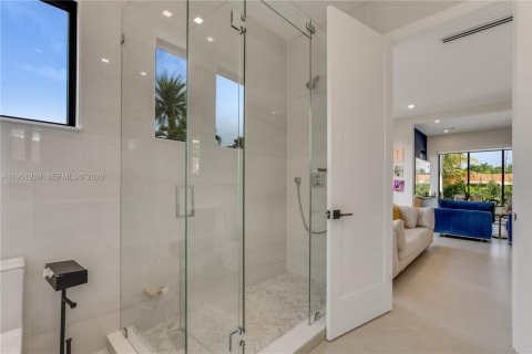 Casa en venta en Surfside, Florida, 5 dormitorios, 290.23 m2 № 2007608 - foto 27