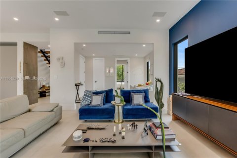 Casa en venta en Surfside, Florida, 5 dormitorios, 290.23 m2 № 2007608 - foto 21