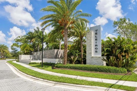 Villa ou maison à louer à Deerfield Beach, Floride: 5 chambres, 241.92 m2 № 2439228 - photo 2