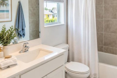 Villa ou maison à louer à Deerfield Beach, Floride: 5 chambres, 241.92 m2 № 2439228 - photo 13