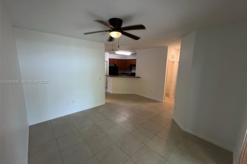 Townhouse in Homestead, Florida 3 bedrooms, 146.79 sq.m. № 2155042 - photo 6