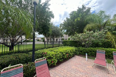 Townhouse in Homestead, Florida 3 bedrooms, 146.79 sq.m. № 2155042 - photo 28