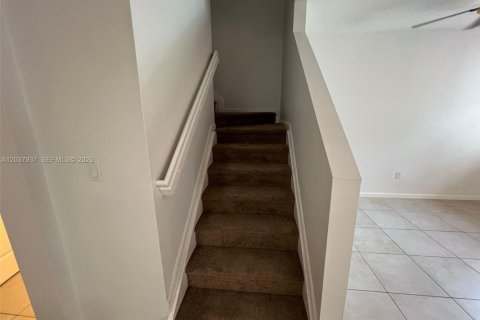 Townhouse in Homestead, Florida 3 bedrooms, 146.79 sq.m. № 2155042 - photo 9