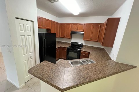 Townhouse in Homestead, Florida 3 bedrooms, 146.79 sq.m. № 2155042 - photo 5